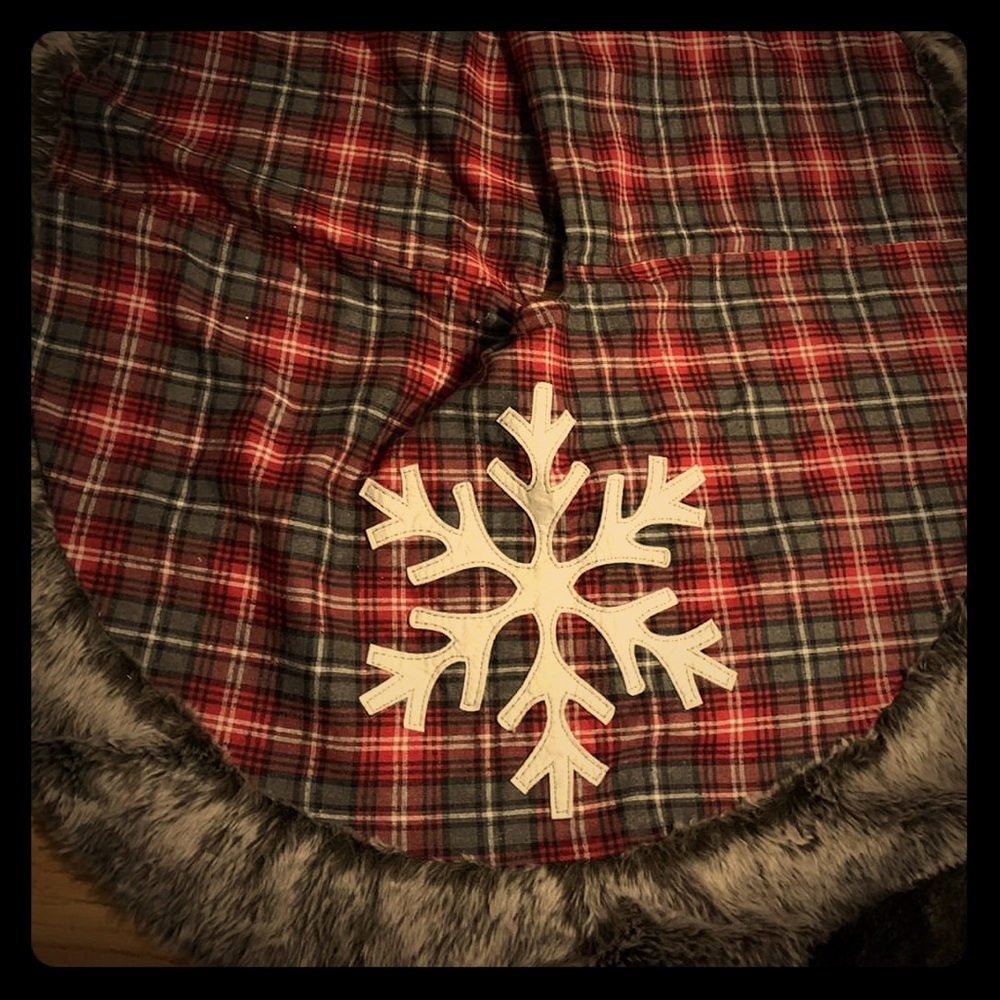 Christmas tree skirt